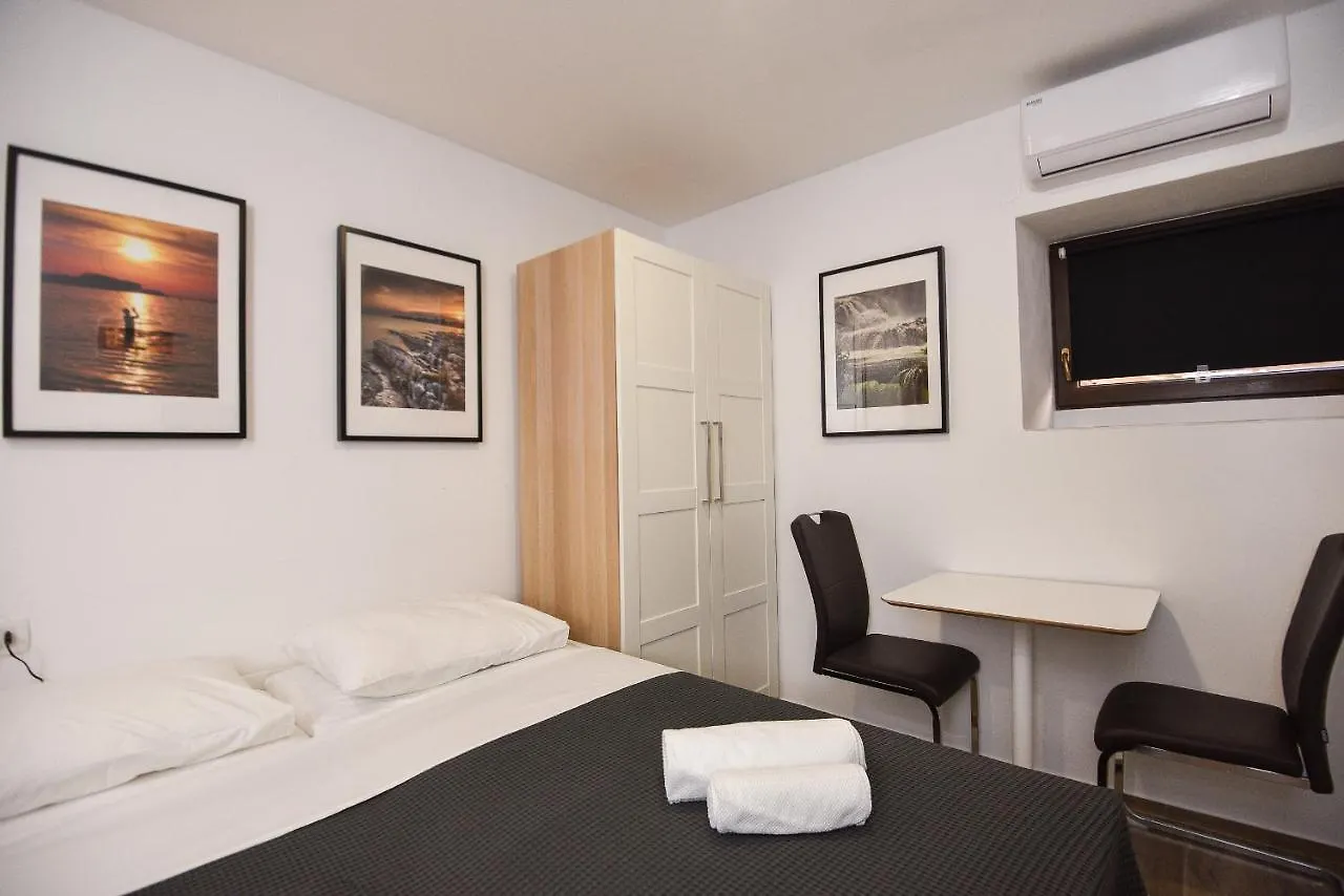 Old Town Inn Pula 2*,