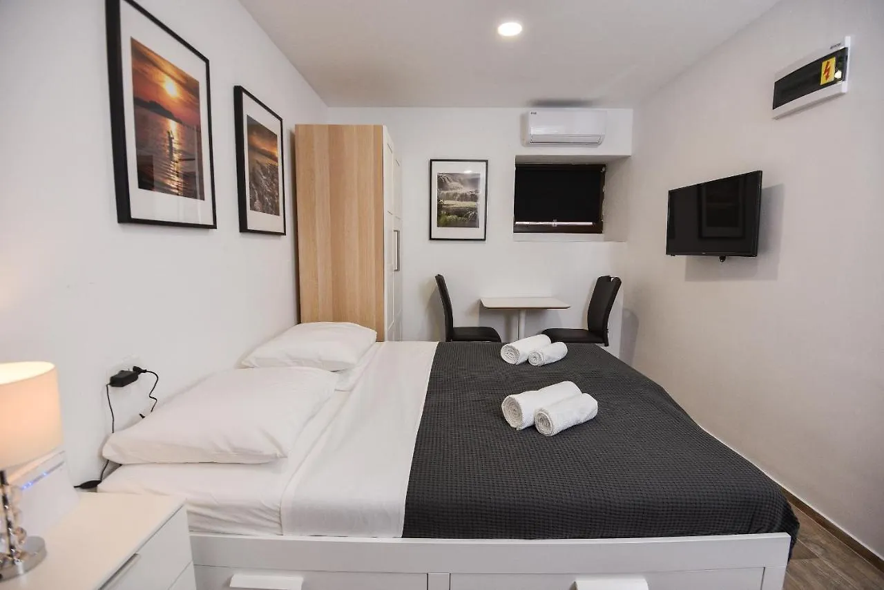 ** Pensionat Old Town Inn Pula Kroatien