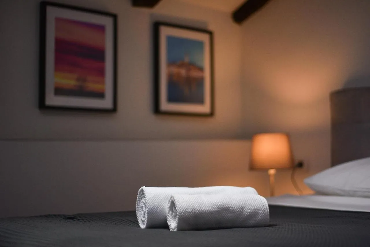 ** Pensionat Old Town Inn Pula Kroatien