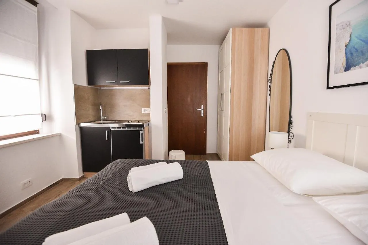 Old Town Inn Pula Guest house